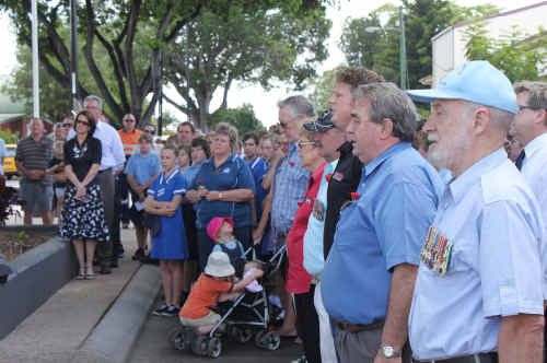 MOMENT TO REMEMBER: Ex-servicemen and the crowd observed a minute’s silence. rp-11112010-066 MOMENT TO REMEMBER: Ex-servicemen and the crowd observed a minute’s silence. rp-11112010-066